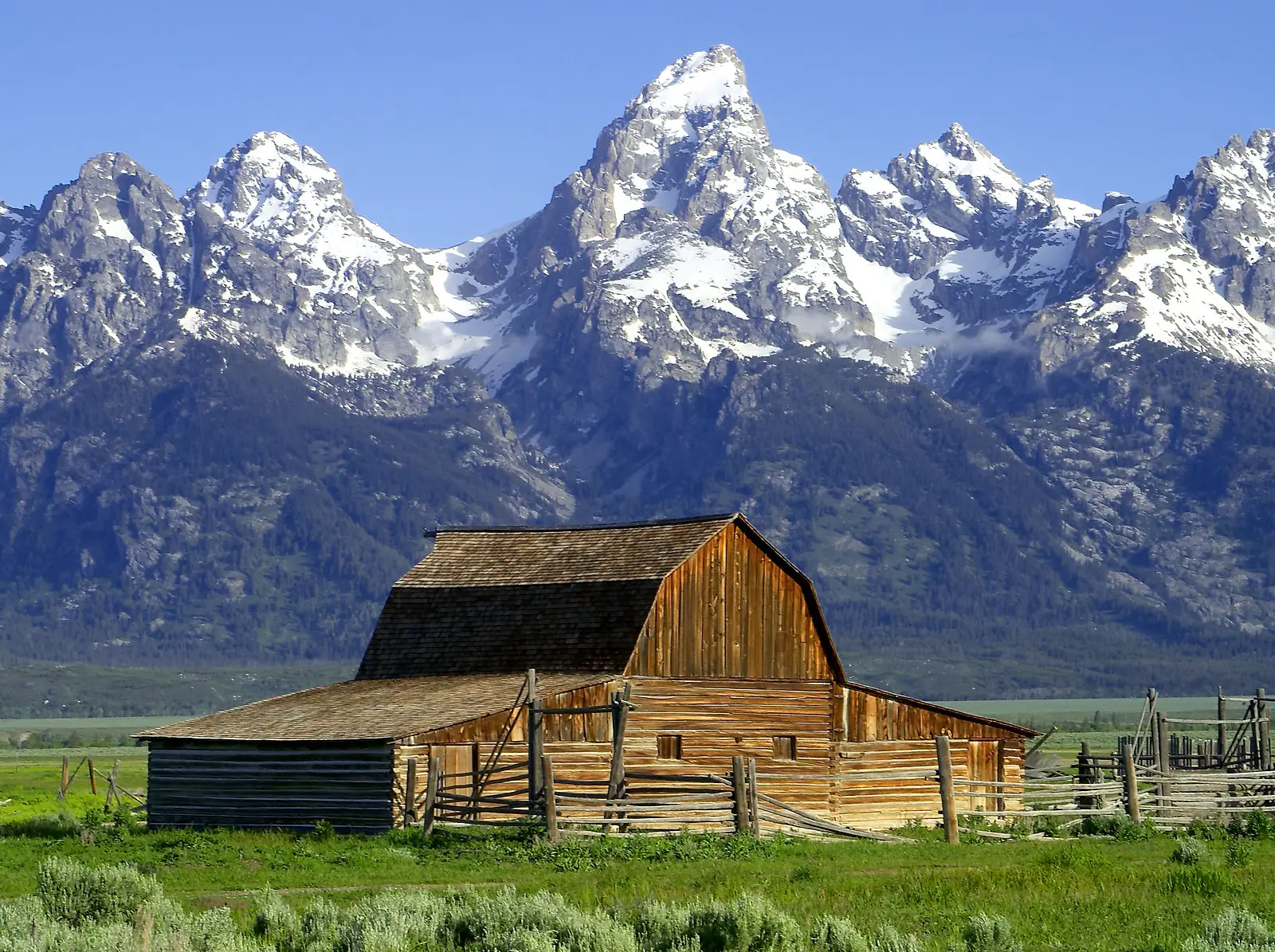Die historische Moulton-Scheune vor der Teton-Kette, Wyoming