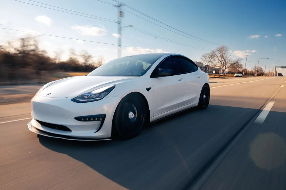 Langstrecke im Elektroauto: EV-Roadtrip richtig planen